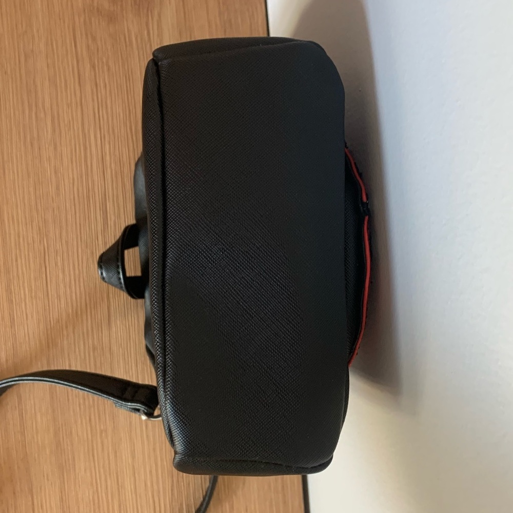 NWOT! Danielle Nicole ‘One Bite’ Crossbody Bag 🍎💀 - Picture 11 of 13